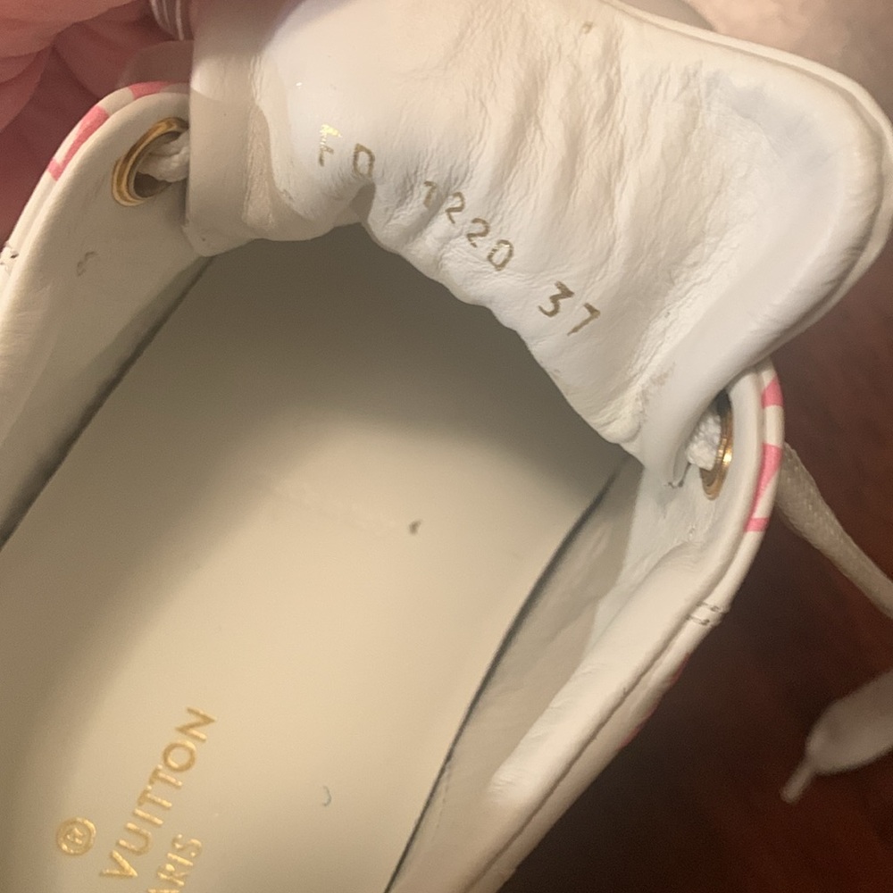 Authentic Luise Vuitton Limited edition sneakers with beautiful colorful… - Picture 15 of 16